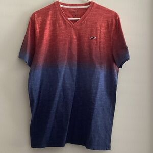Hollister Men's Gradient Red and Blue Tee